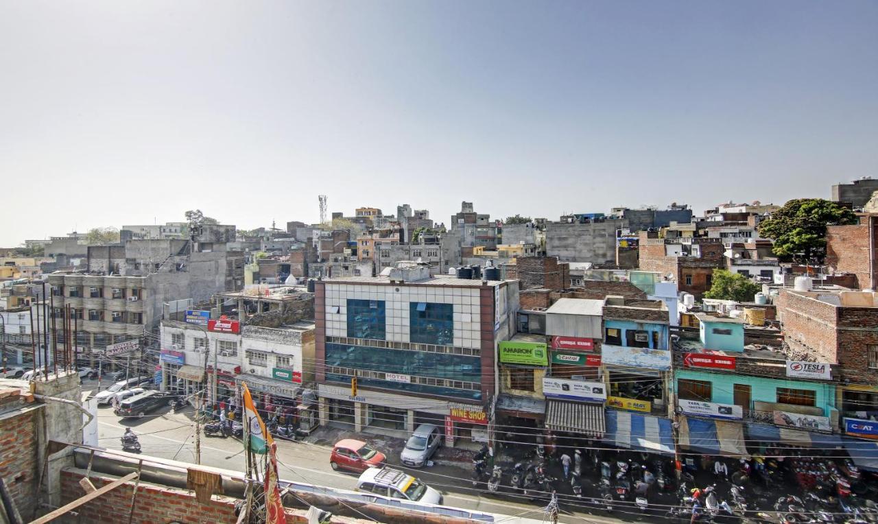 Itsy Hotels Amrita Raghunath Bazaar Джамму Экстерьер фото