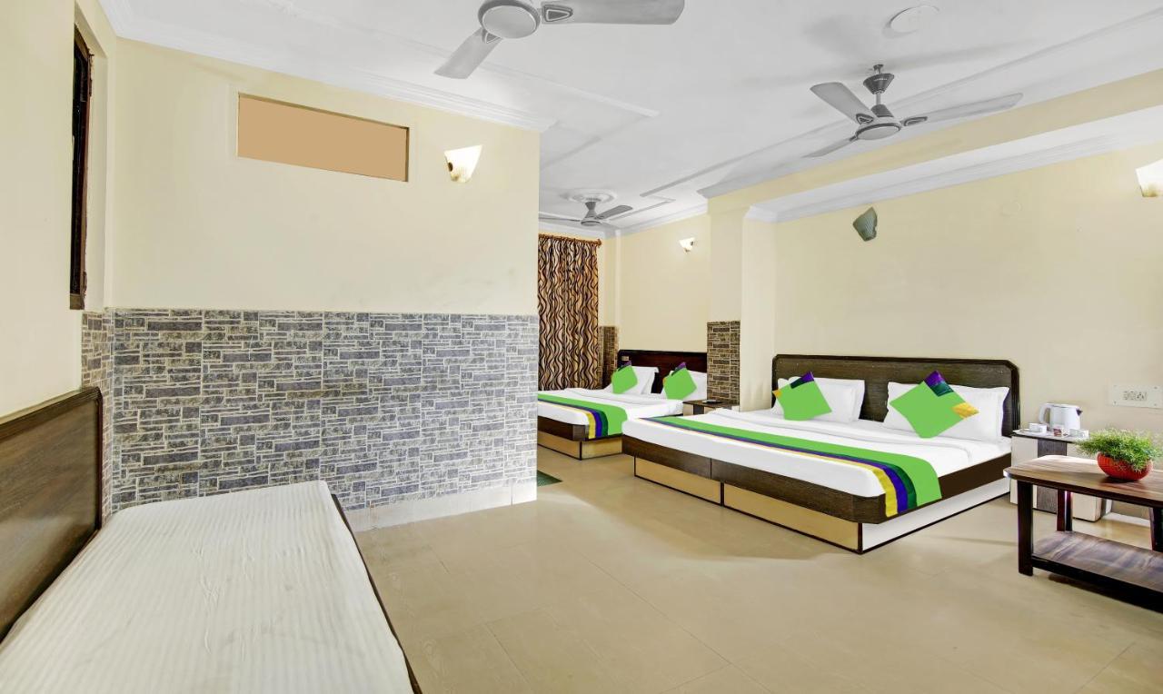 Itsy Hotels Amrita Raghunath Bazaar Джамму Экстерьер фото